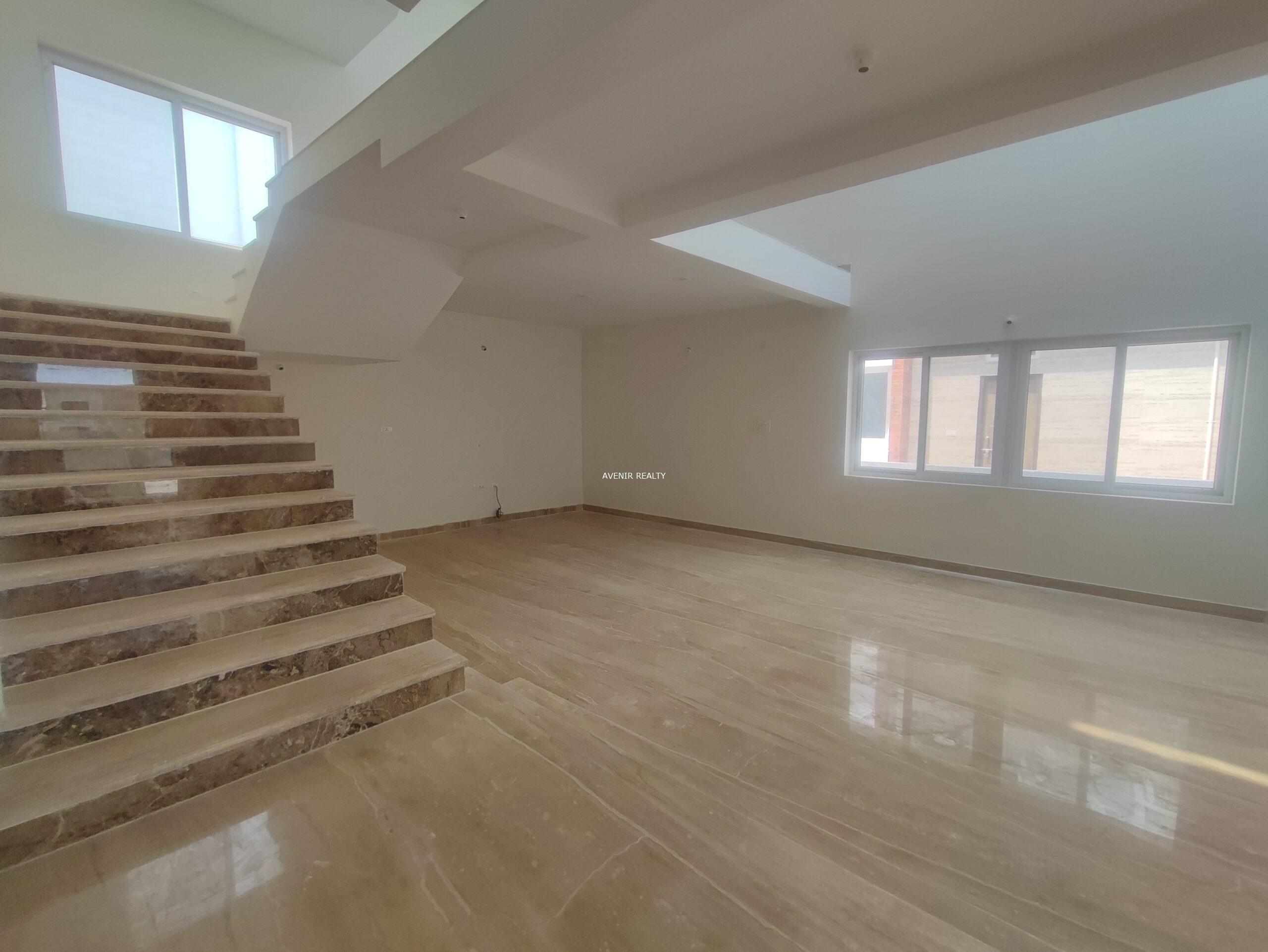 luxury-villas-resale